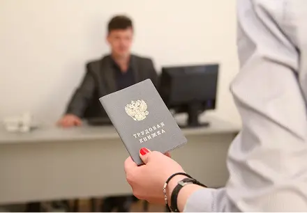 Неофициальная работа при банкротстве: чем рискует должник