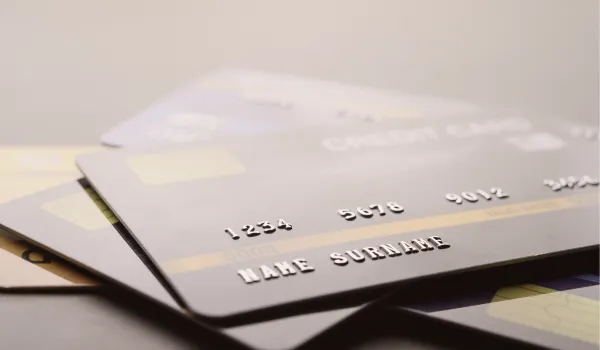 Надо ли оплачивать кредитные карты, если начать процесс банкротства?