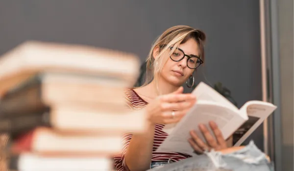 10 книг по финансовой грамотности, которые изменят ваше отношение к деньгам в 2025 году