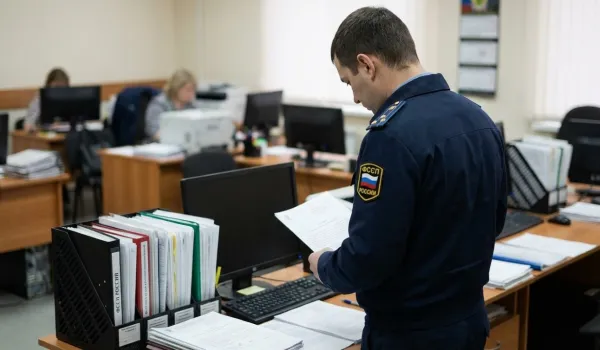 Могут ли приставы списывать деньги с соцконтракта? Разбор законов