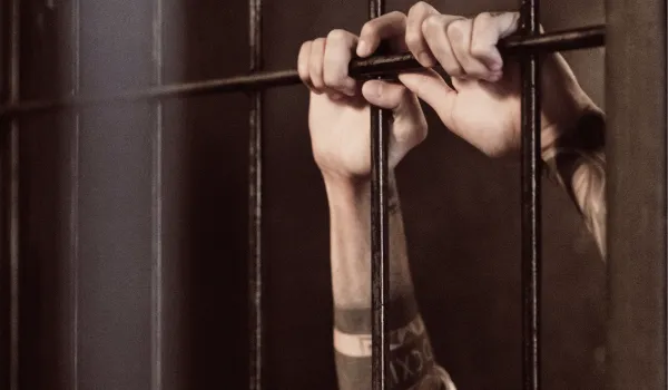 Что делать с кредитом, если человек сидит в тюрьме