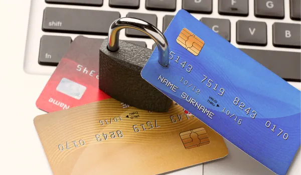 Арестовали карту с детскими пособиями? Как снять блокировку за 3 дня — инструкция 2025