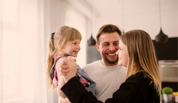 Могут ли списать долги родителей с карты ребенка