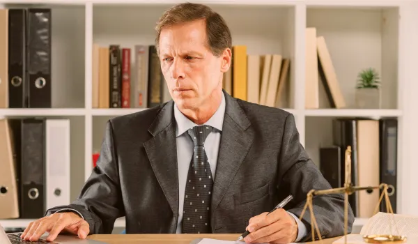 Можно ли обнулить долг за коммунальные платежи в связи со смертью собственника?